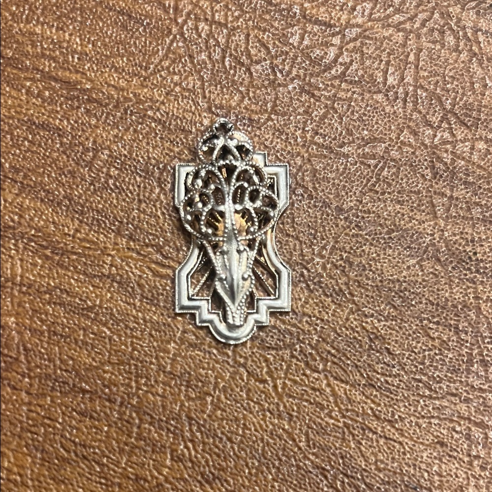 Silver Ornate pendant